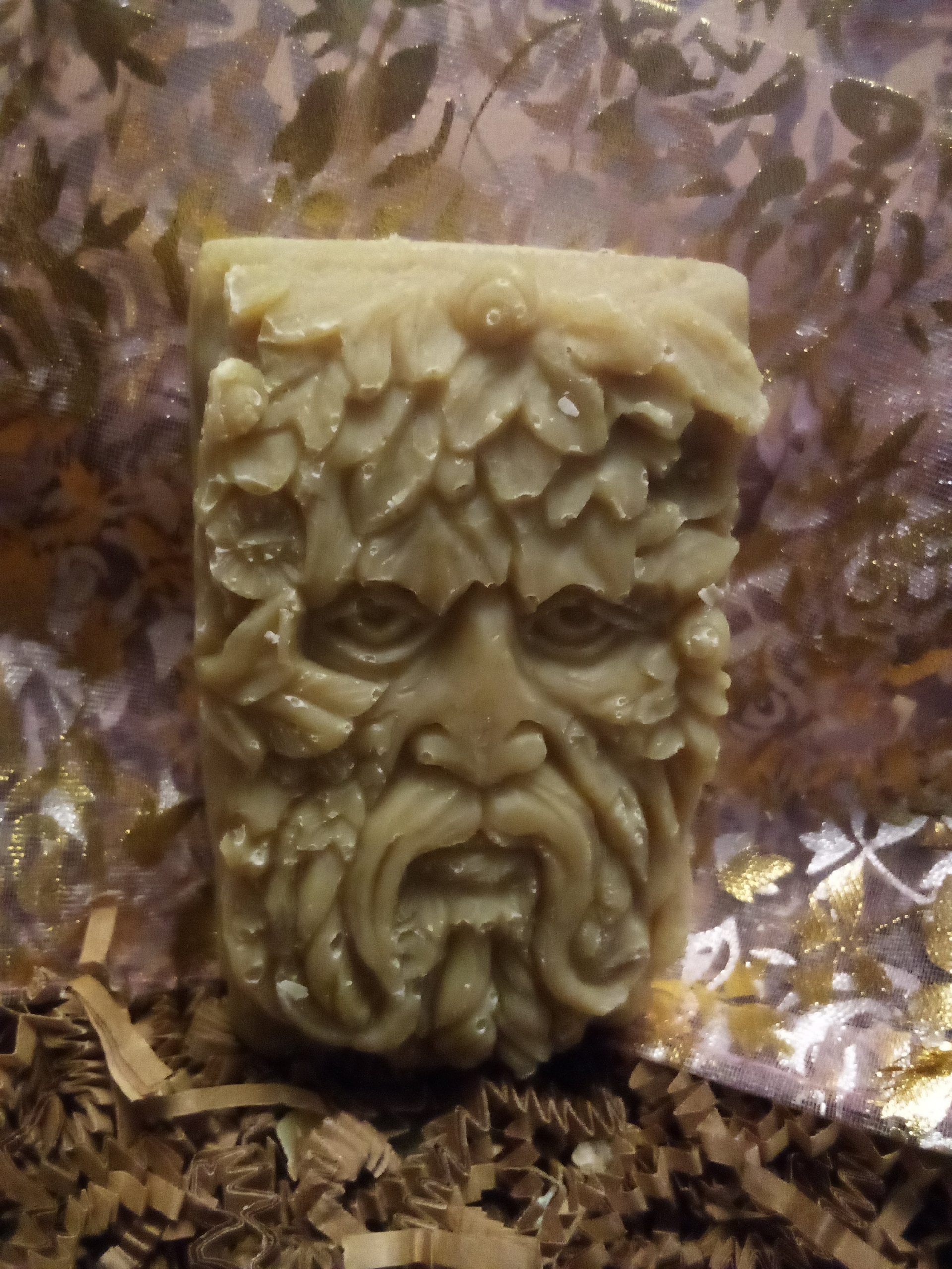Home Made Goats Milk Soap. Manuka Honey. Oats. Jojoba Oil. Bleu De Channel Type Scent. Tree Man