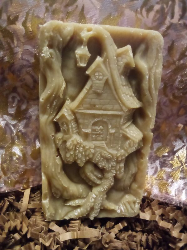 Home Made Goats Milk Soap. Manuka Honey, Oats, Jojoba Oil. Bleu De Channel Type Scent. Witches House.