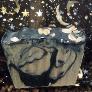 Home Made Goats Milk, Manuka Honey, Oats, Activated Charcoal, Betonite Clay, Jojoba Oil and Aloe. Drakkar type scent, for Him. Loaded. Sliced Bar.