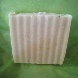 Goats Milk, Manuka Honey, Jojoba Oil, Ground Oats. Monkey Farts Scented. Sliced Bar.