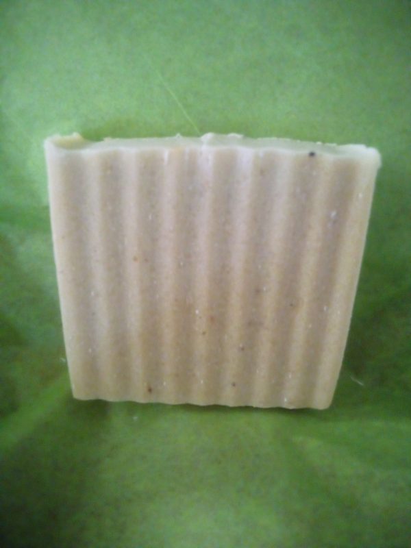 Goats Milk, Manuka Honey, Jojoba Oil, Ground Oats. Monkey Farts Scented. Sliced Bar.