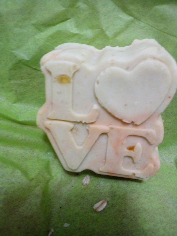 Goats Milk, Manuka Honey, Jojoba Oil, Ground Oats. Rose Scented. Love.
