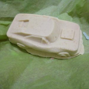 Goats Milk, Manuka Honey, Jojoba Oil, Ground Oats. Monkey Farts Scented. Car