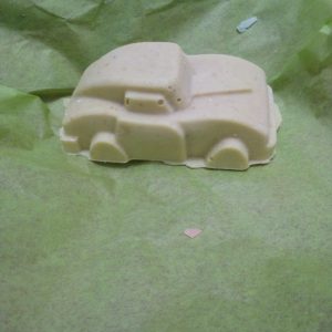 Goats Milk, Manuka Honey, Jojoba Oil, Ground Oats. Monkeys Farts Scented. Car