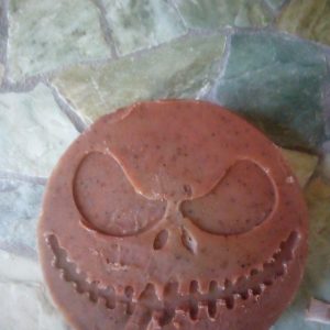 Goats Milk, Manuka Honey, Jojoba Oil, Ground Oats, Brewed Coffee. Vanilla scented. Jack Skeleton.