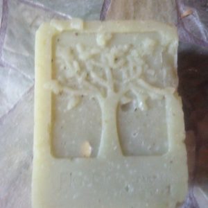 Goats Milk, Manuka Honey, Jojoba Oil, Cucumber Oil, Ground Oats. Cucumber Melon Scented. Tree Of Life.